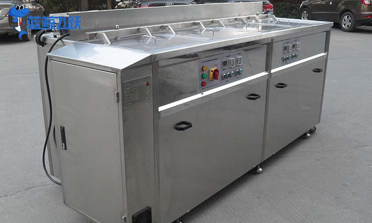超声波清洗机清洗的技术特点与电解工艺
