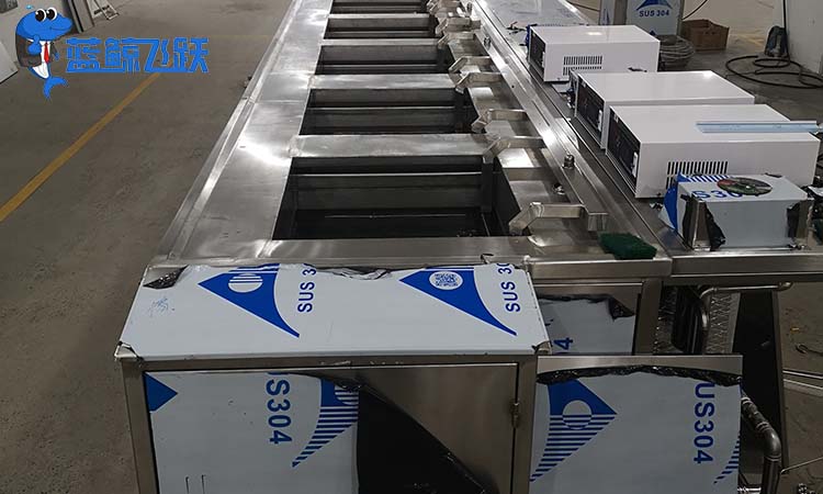 超声波清洗机在碳纤维材料清洗中的应用