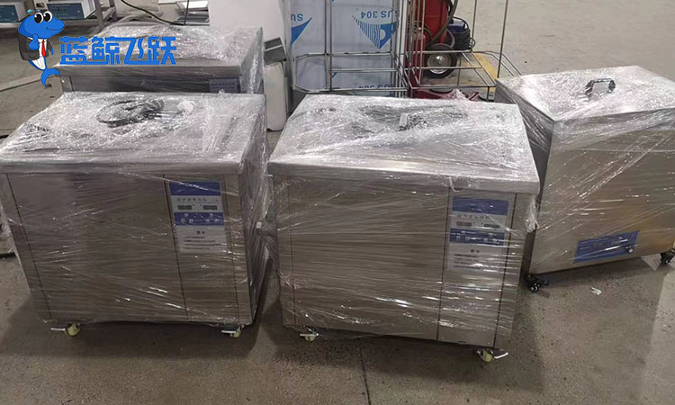 超声波清洗机在微波技术研究中的应用与优势