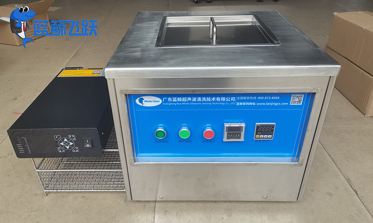 清洗金属发动机零件：超声波清洗机提升效率和可靠性