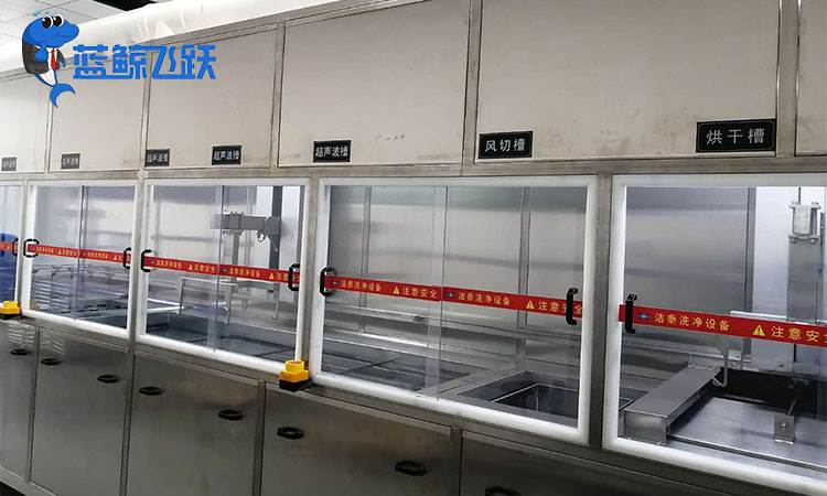 超声波清洗机在金属标牌清洗中的卓越效果与技术优势