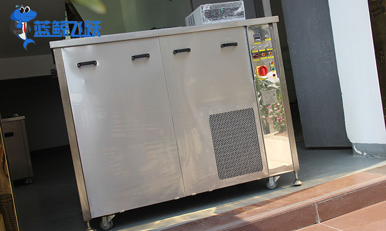 超声波清洗机：金属零部件清洁的高效利器