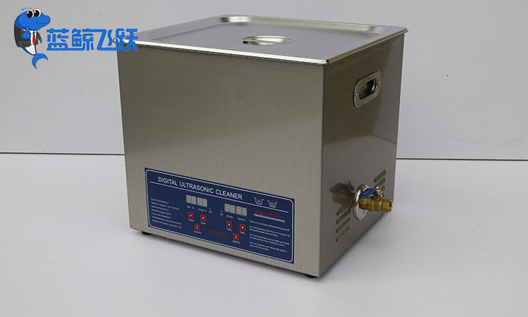 超声波清洗机：电子零部件清洗的高效利器