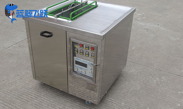 超声波清洗机助力新材料研发：高效操作的科技利器
