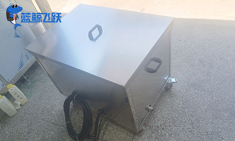 单臂超声波清洗机：高效精准的工业清洗解决方案