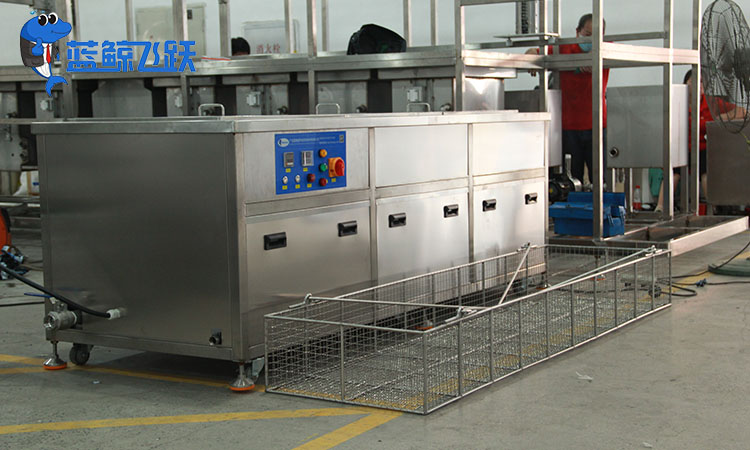 柜体超声波清洗机：原理、工作流程与应用