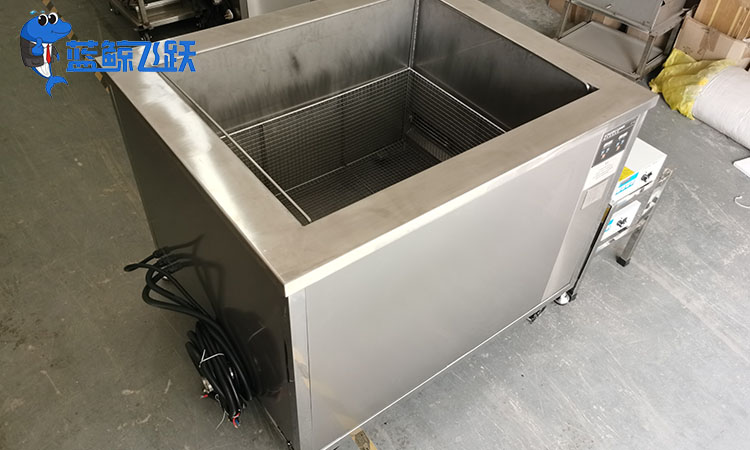 超声波清洗机用什么介质：选择适合的清洗介质以达到[敏感词]效果