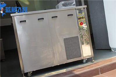 超声波清洗机：金属零部件清洁的高效利器