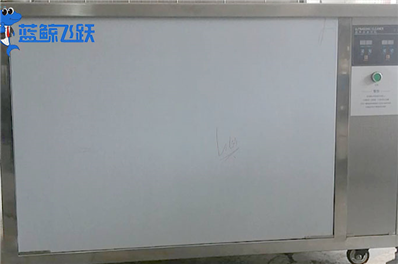 单槽超声波清洗机频率选择指南：影响因素与操作技巧