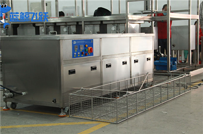 柜体超声波清洗机：原理、工作流程与应用