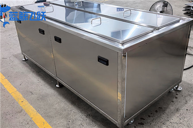 超声波清洗机在各类工厂中的应用及其优势解析