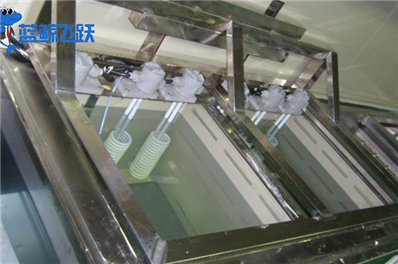 超声波清洗机：清洁金属地板和铺装材料的理想选择