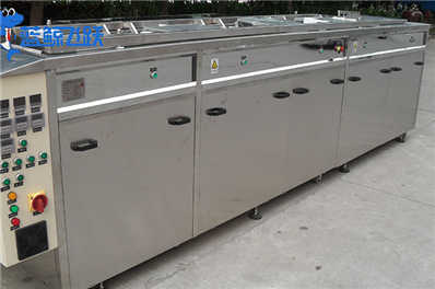 超声波清洗金属机壳：提升清洁效果与设备性能