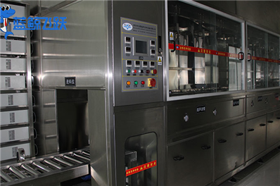 提升航空安全性和可靠性的关键：超声波清洗机清洁金属航空零部件